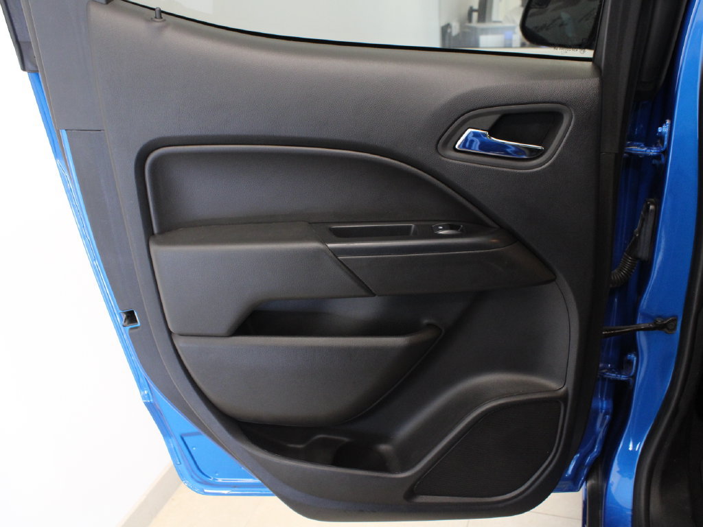 Used 2022 Chevrolet Colorado LT w/ Safety Package RWD image 26