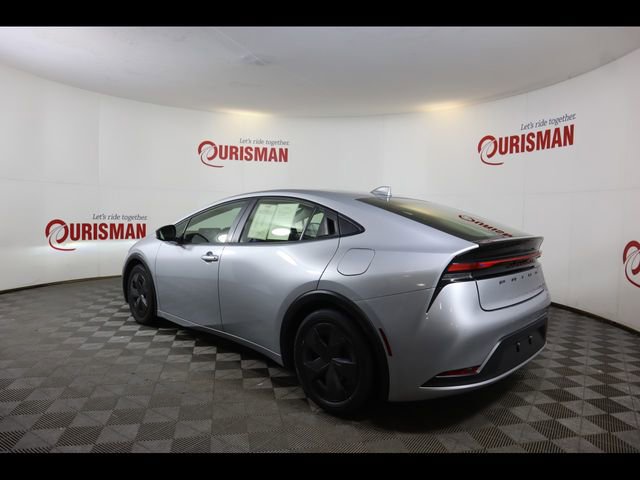 Used 2024 Toyota Prius LE image 6