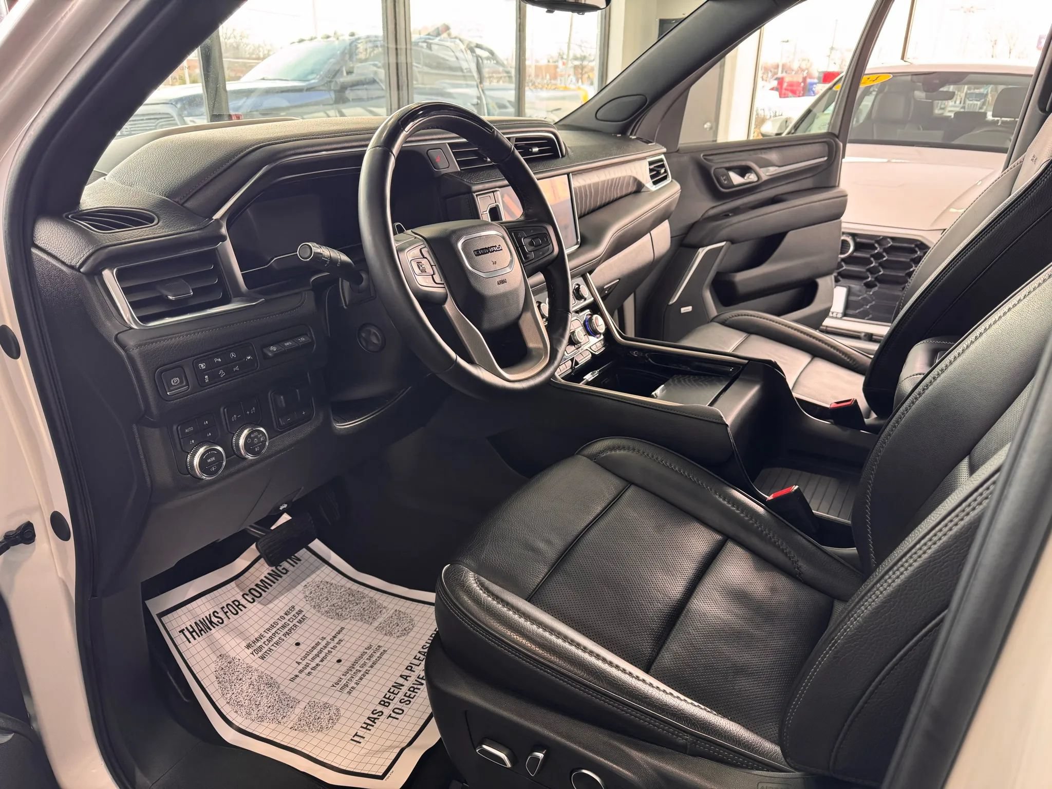Used 2023 GMC Yukon Denali w/ Denali Reserve Package AWD/4WD image 9