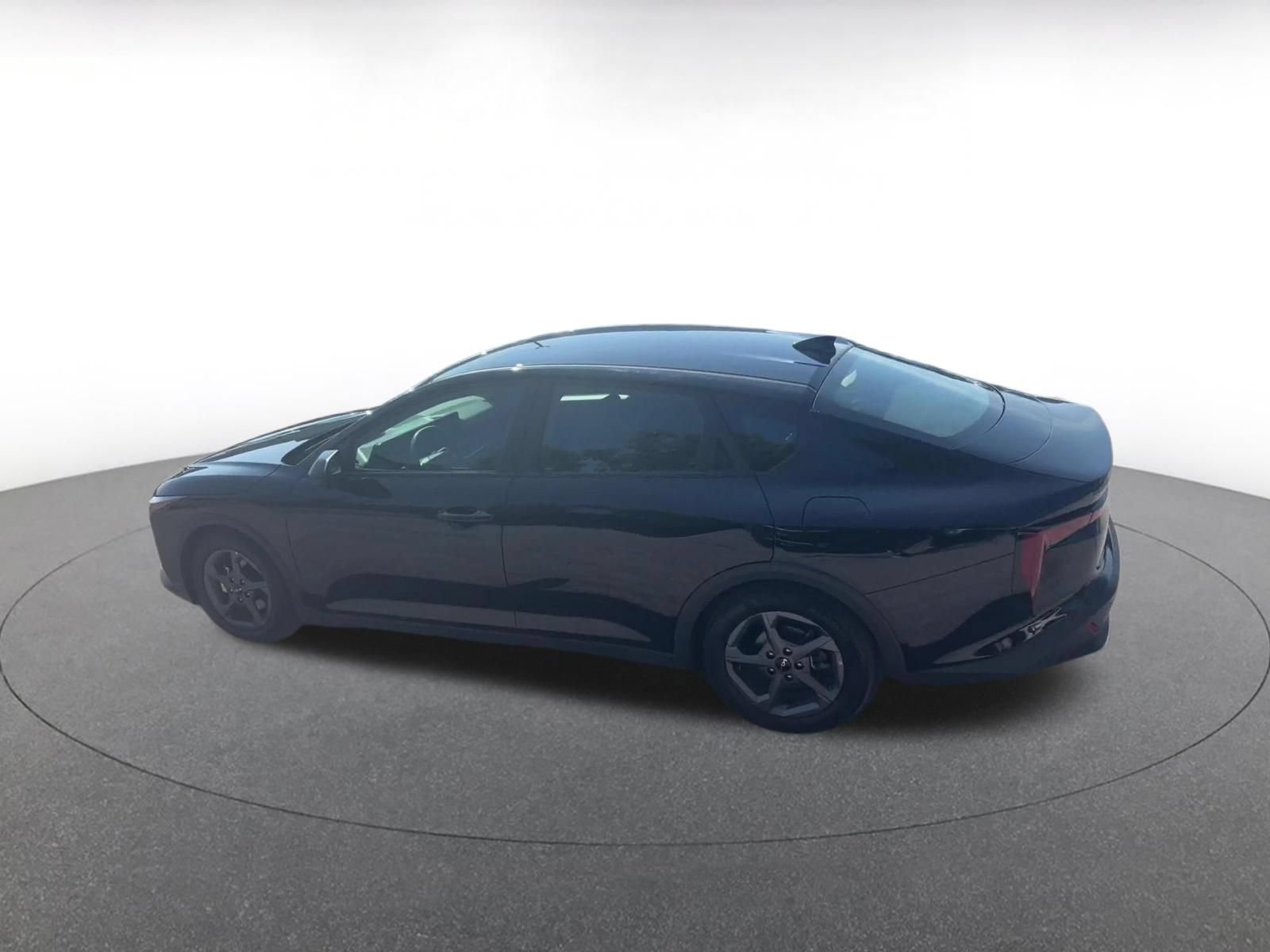 Used 2025 Kia K4 FWD image 10