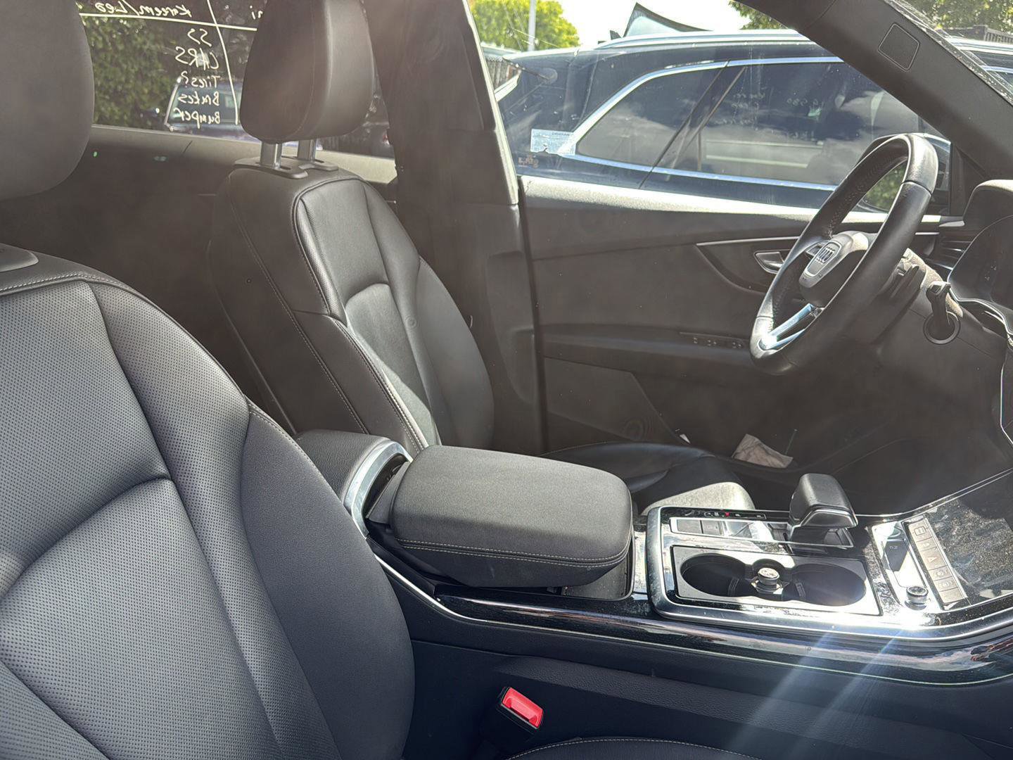 Used 2019 Audi Q8 Premium Plus w/ Premium Plus image 13