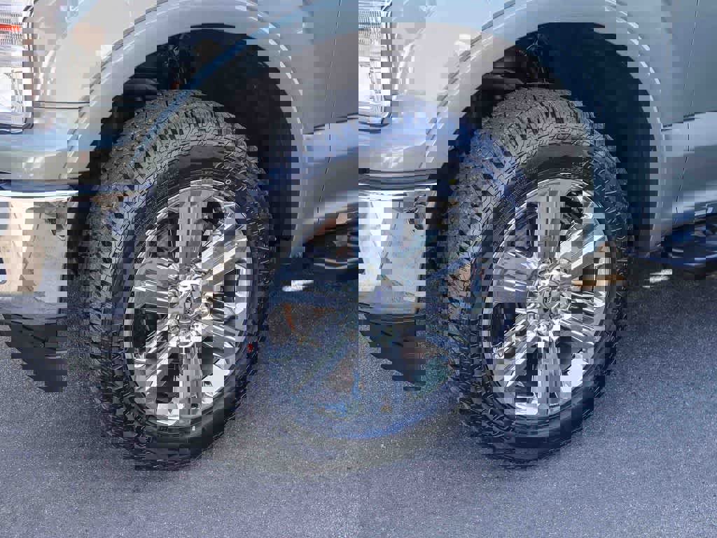 Used 2020 Ford F150 Lariat w/ Equipment Group 502A Luxury image 8