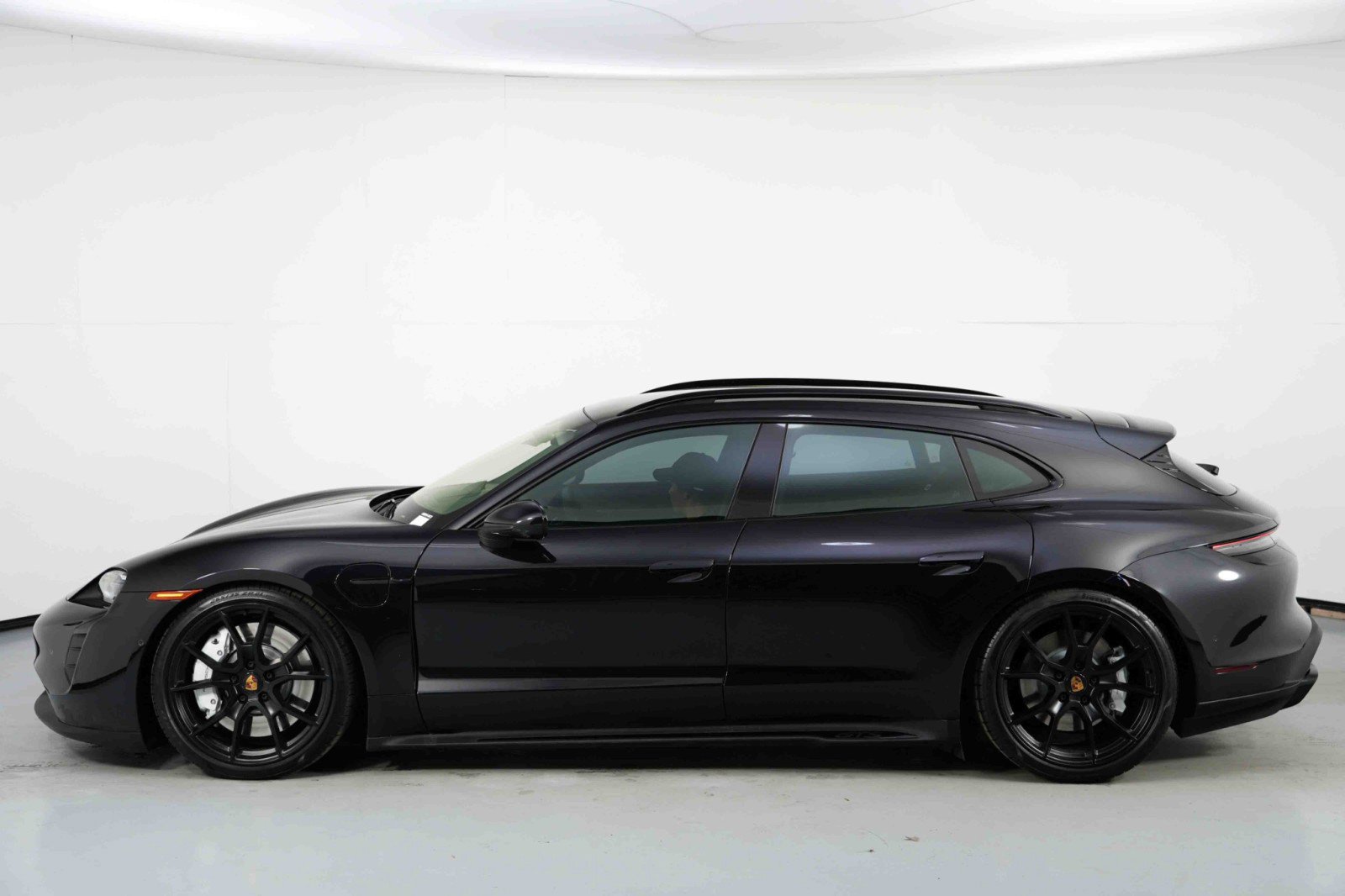 Used 2023 Porsche Taycan GTS AWD/4WD image 50