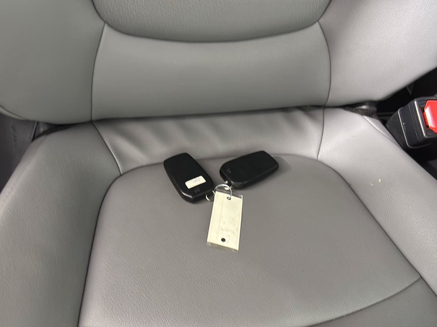 Used 2021 Toyota Sienna XLE FWD image 24