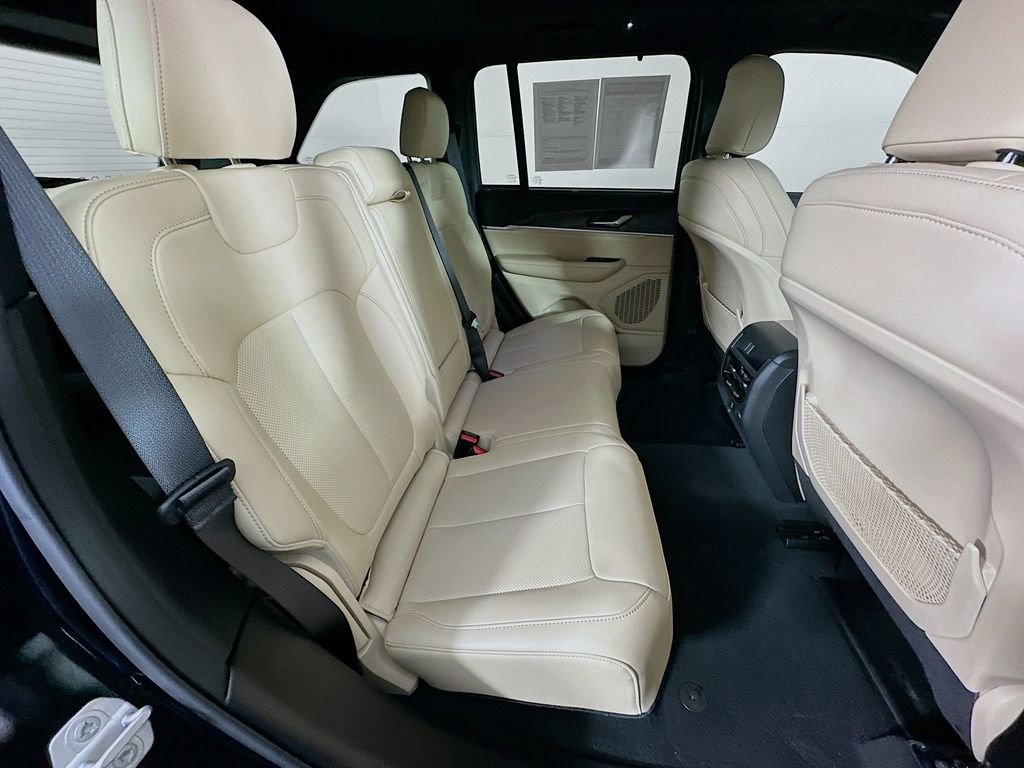 Certified 2025 Jeep Grand Cherokee Limited w/ Luxury Tech Group II image 40