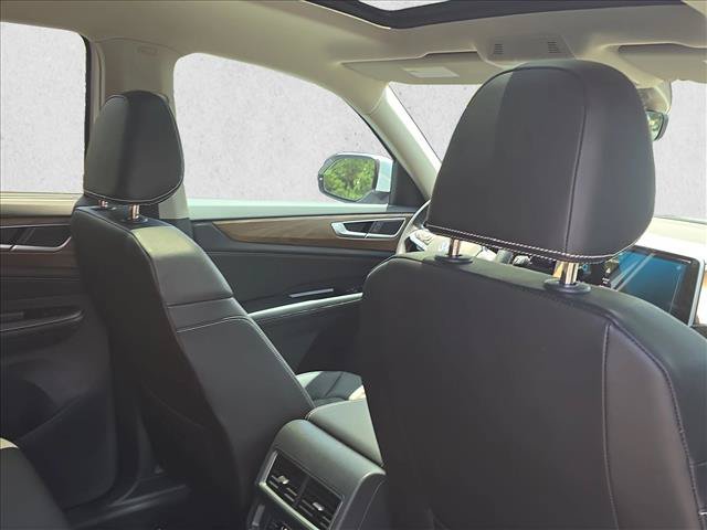 Certified 2024 Volkswagen Atlas SE w/ Panoramic Sunroof Package AWD/4WD image 23