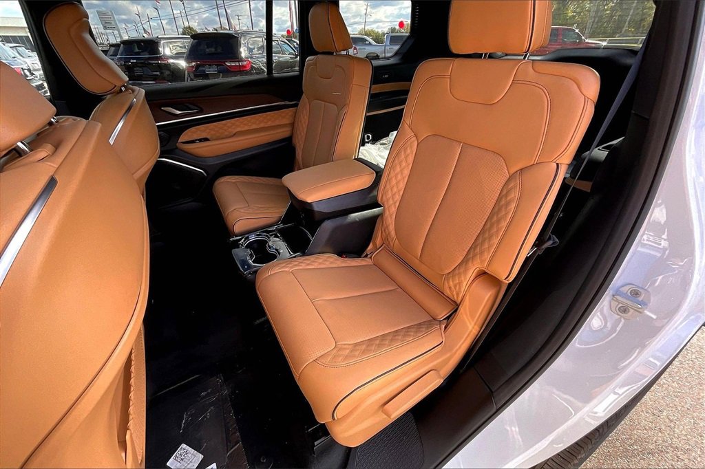 New 2025 Jeep Grand Cherokee L Summit w/ Obsidian Package image 10