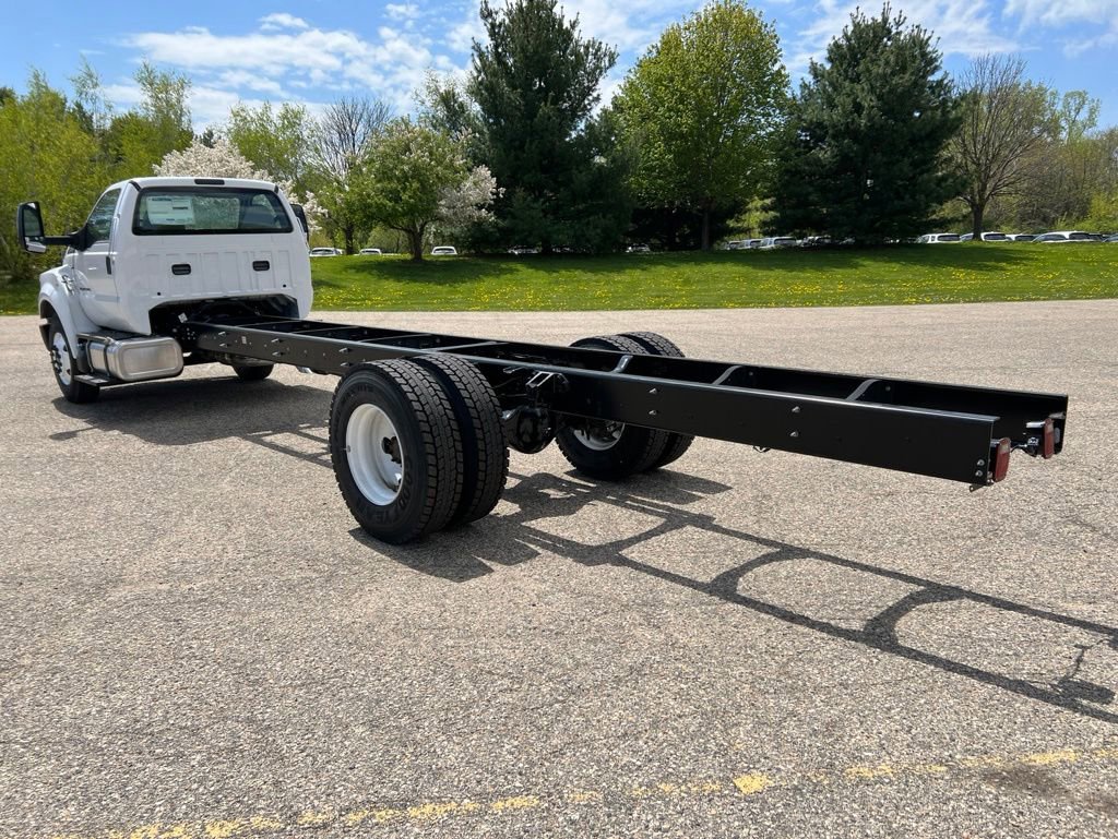 New 2026 Ford F650 2WD Regular Cab Super Duty image 4