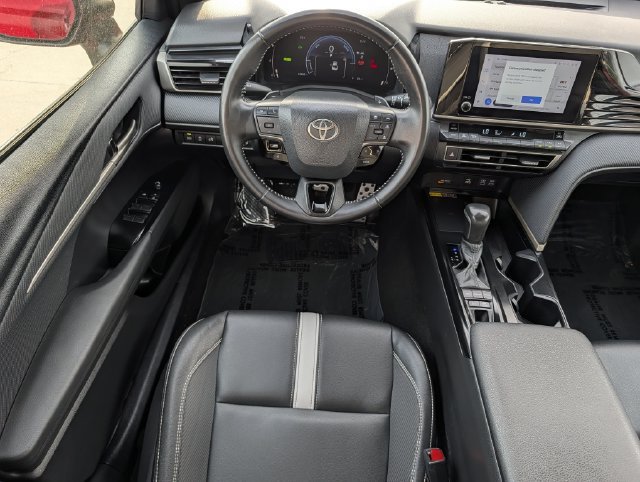 Used 2025 Toyota Camry SE FWD image 11