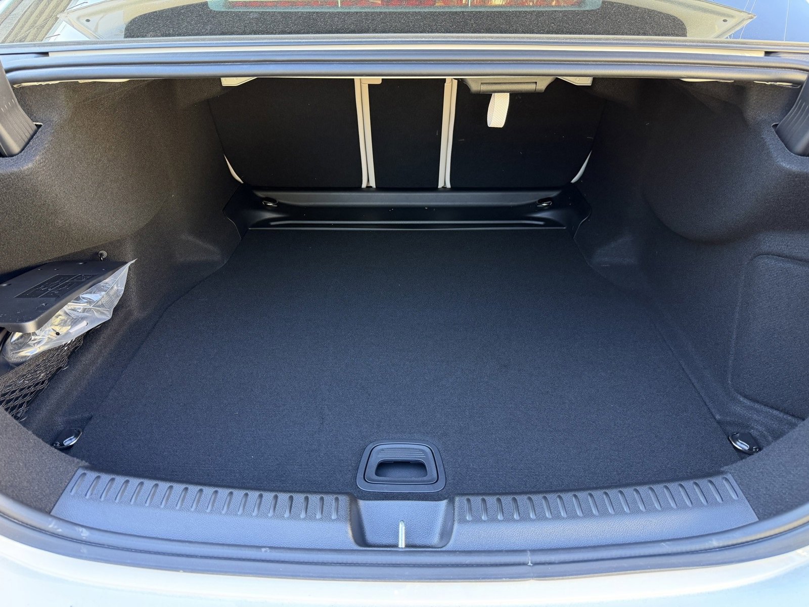 Used 2025 Mercedes-Benz E 350 Sedan image 17