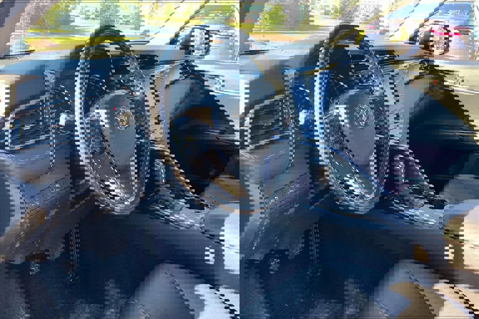 Used 2020 Toyota Camry SE image 17