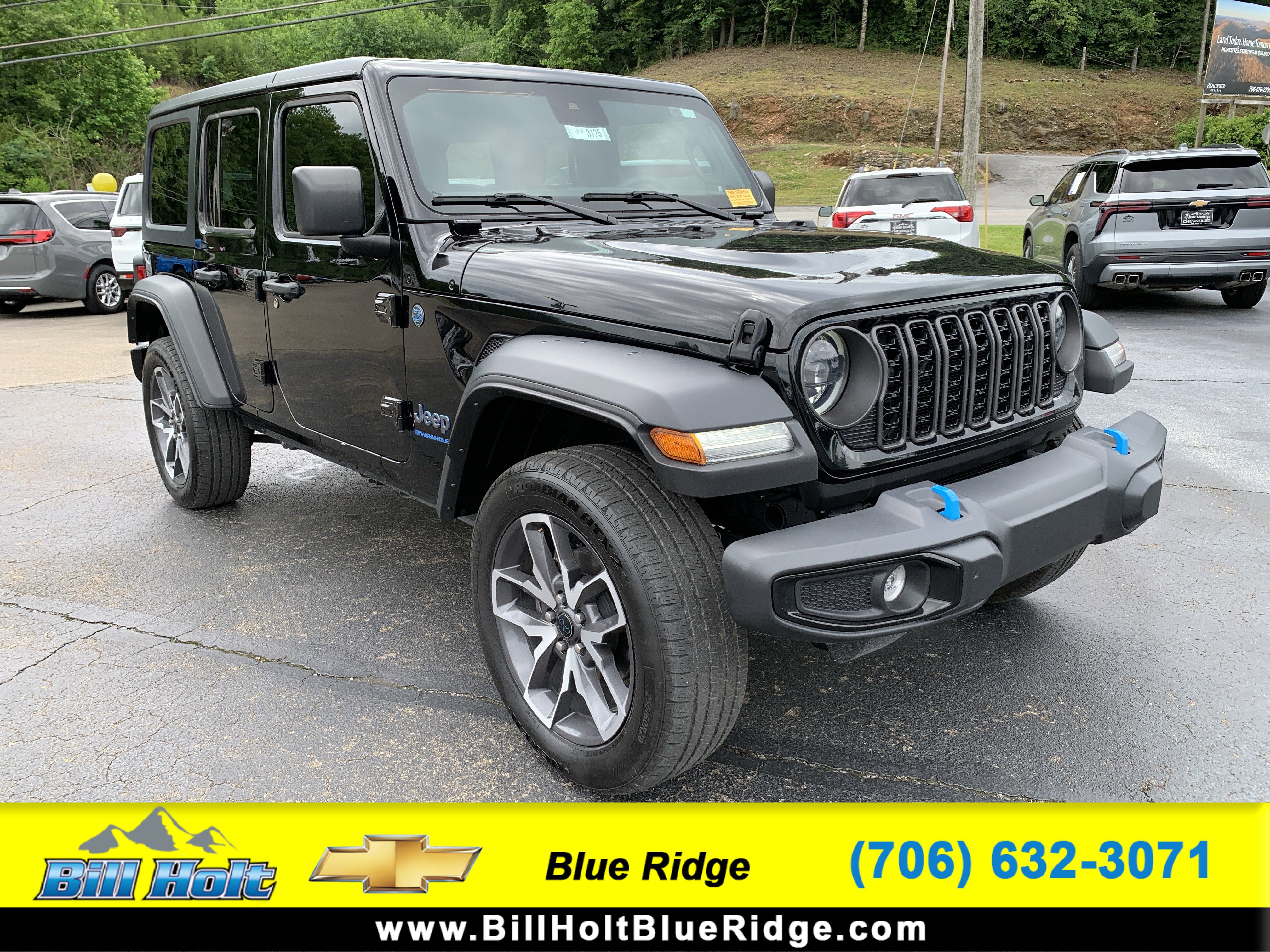 Used 2024 Jeep Wrangler Unlimited w/ Convenience Group AWD/4WD image 9