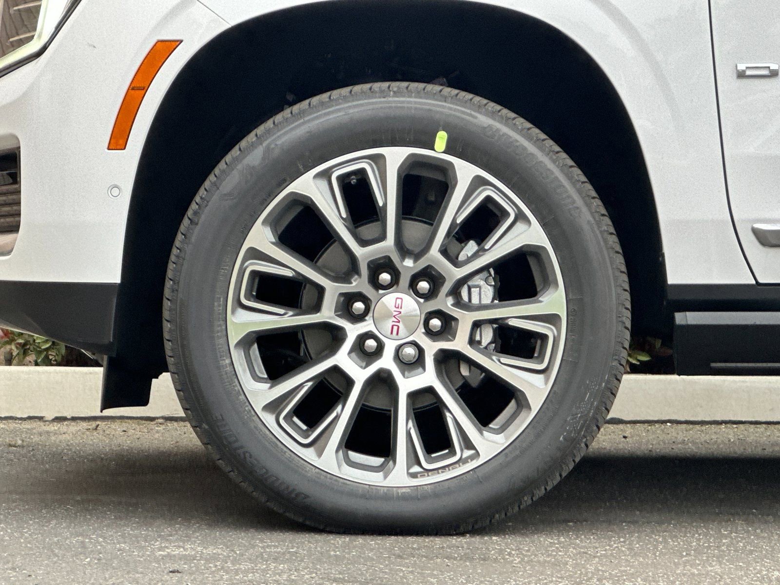 New 2026 GMC Yukon XL Denali w/ Sun & Power Step Package AWD/4WD image 27