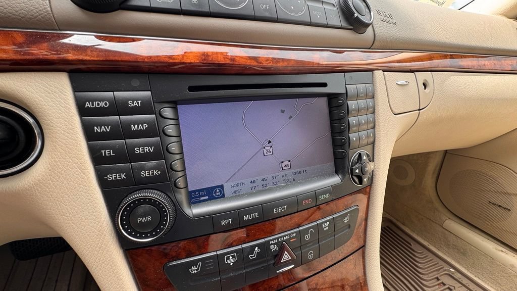 Used 2005 Mercedes-Benz E 320 CDI Sedan image 13