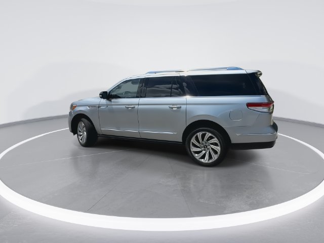 Used 2024 Lincoln Navigator L Reserve AWD/4WD image 6