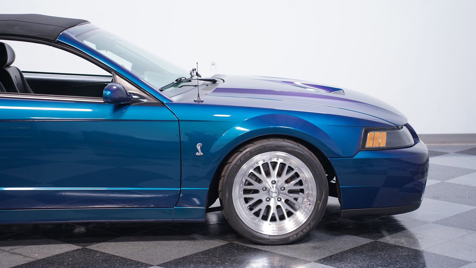Used 2004 Ford Mustang Cobra RWD image 24
