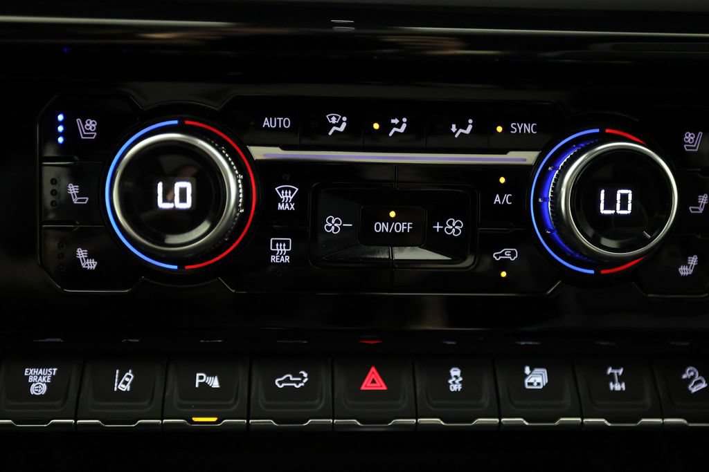 Used 2025 GMC Sierra 2500 AT4X AWD/4WD image 29
