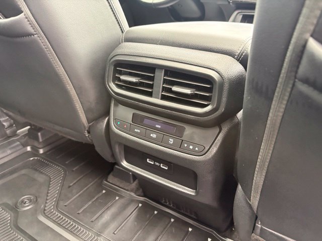 Used 2023 Honda Pilot Touring image 32