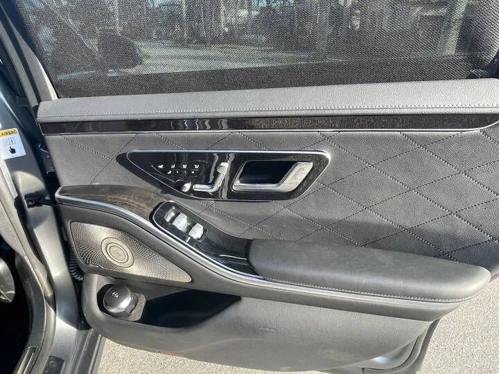 Used 2022 Mercedes-Benz S 580 4MATIC Sedan w/ Rear Seat Package image 16