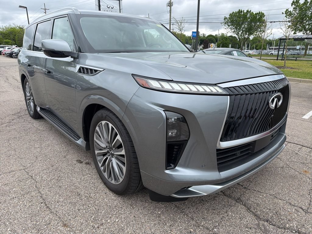 Used 2025 INFINITI QX80 Sensory AWD/4WD image 7