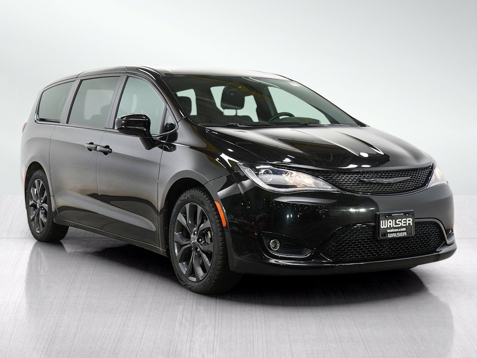 Used 2019 Chrysler Pacifica Touring Plus FWD image 7