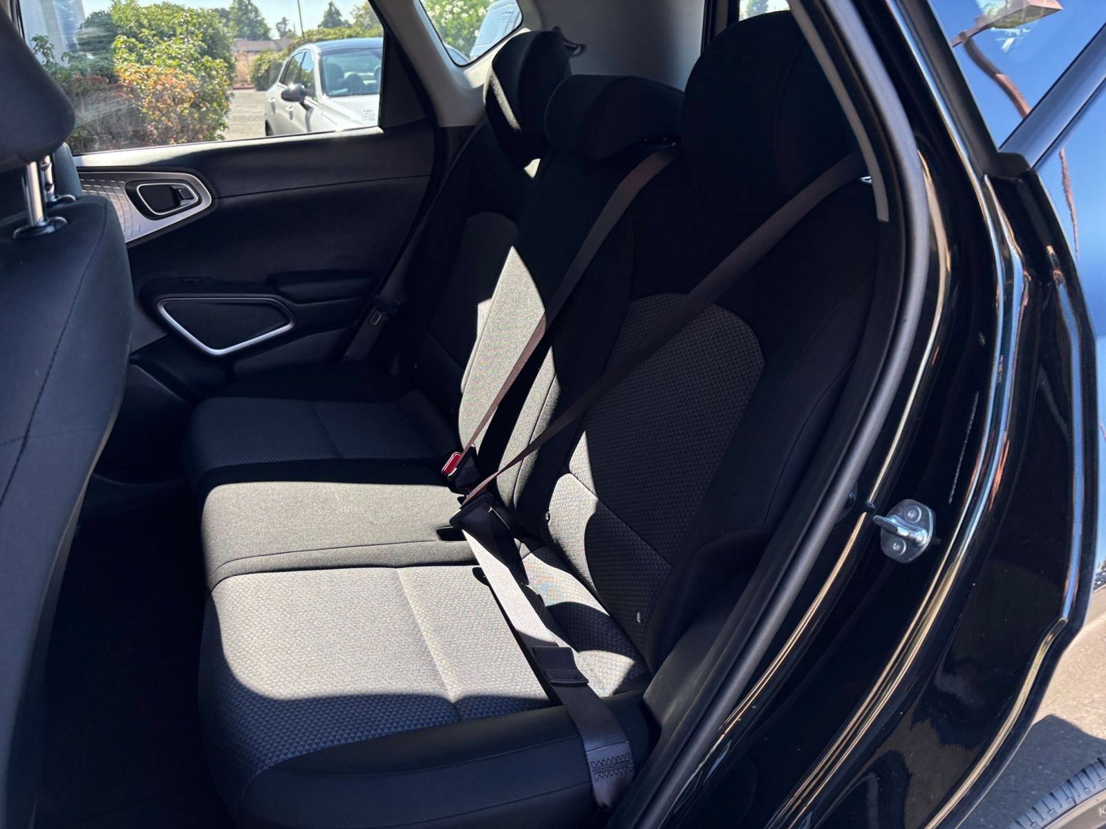 Used 2025 Kia Soul LX w/ LX Technology Package FWD image 35