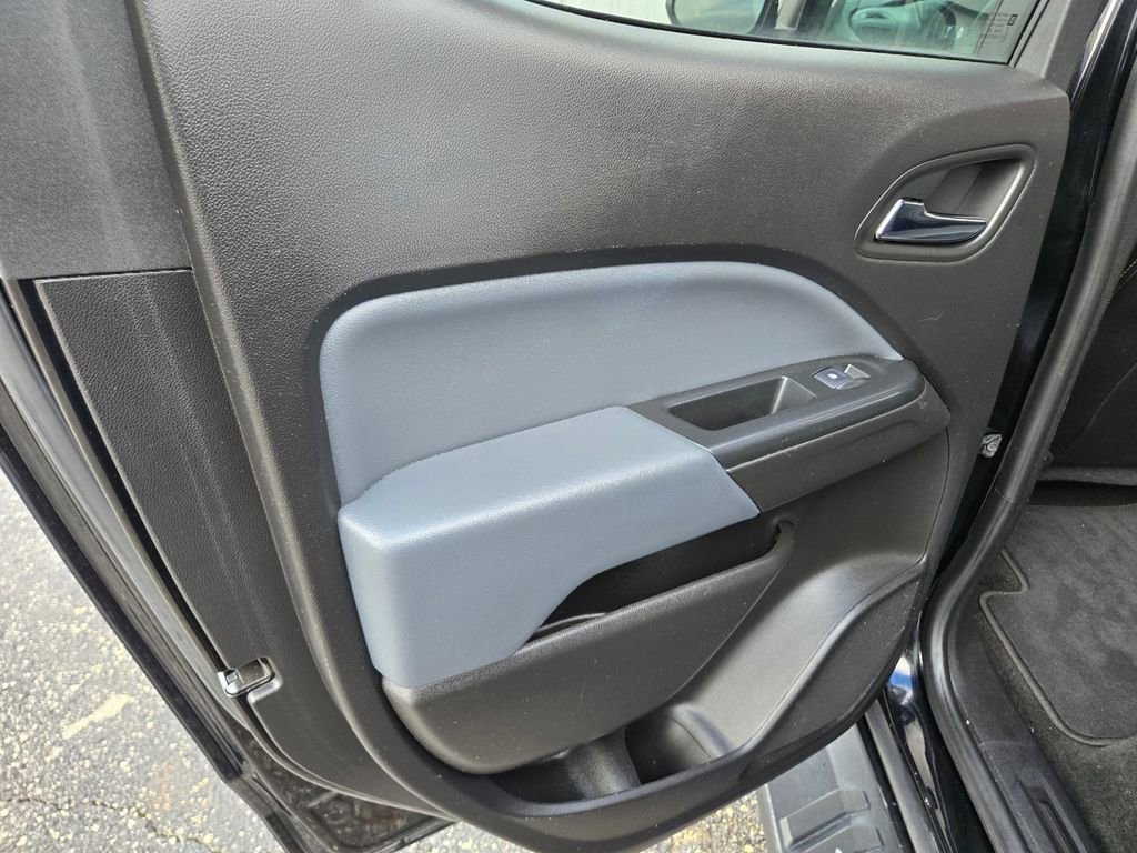 Used 2018 Chevrolet Colorado Z71 AWD/4WD image 34