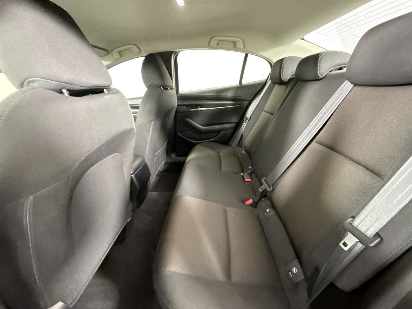 Used 2020 MAZDA MAZDA3 4DR FWD image 29