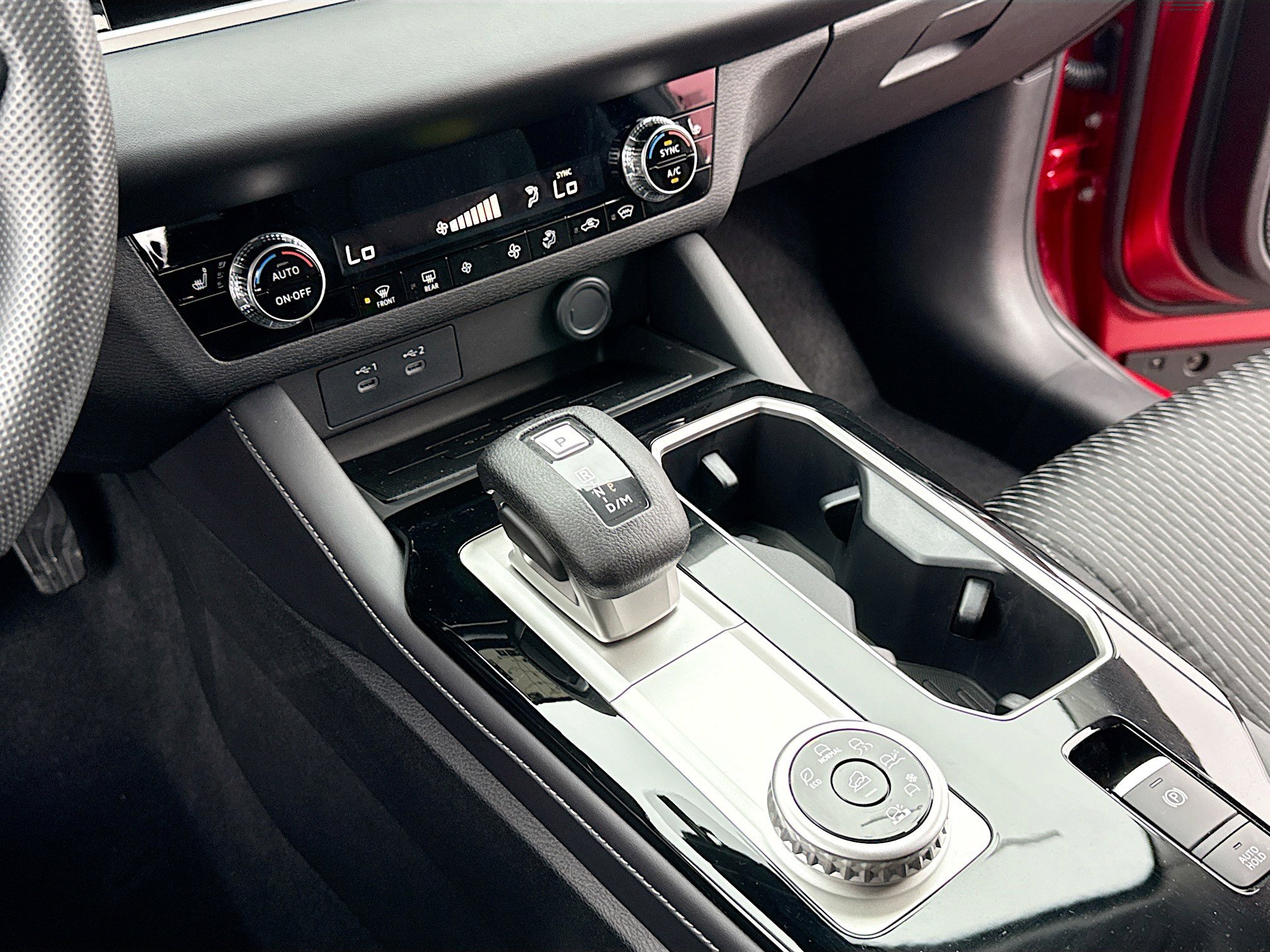 New 2026 Mitsubishi Outlander ES image 11