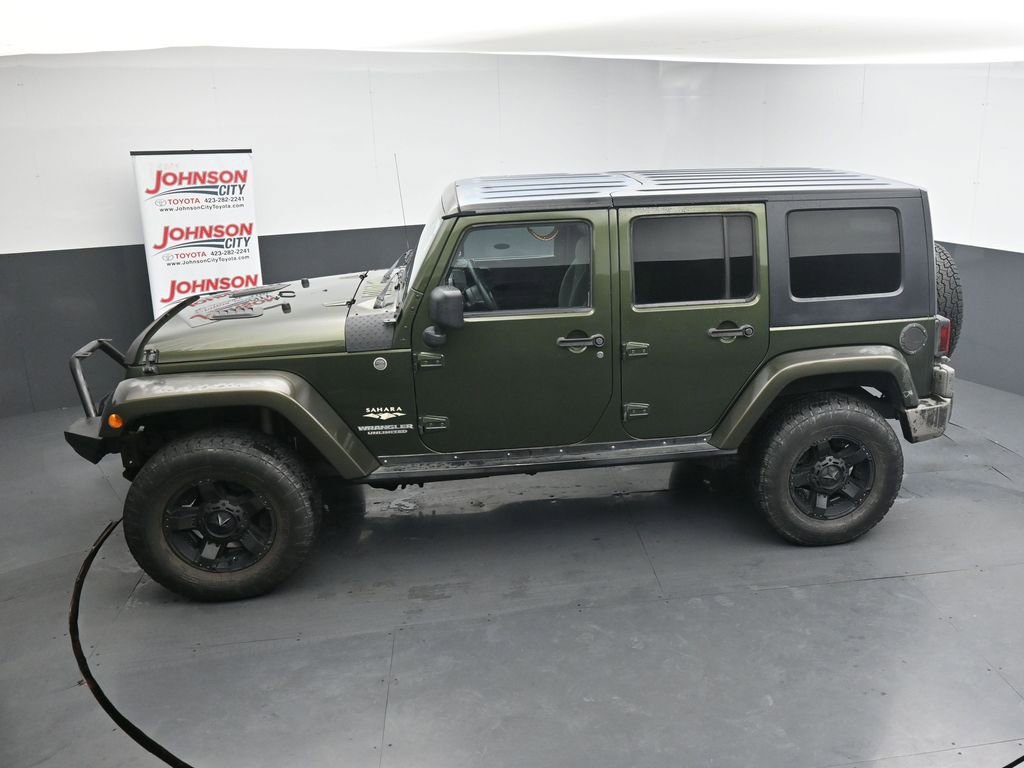 Used 2007 Jeep Wrangler Unlimited Sahara w/ Dual Top Group AWD/4WD image 24