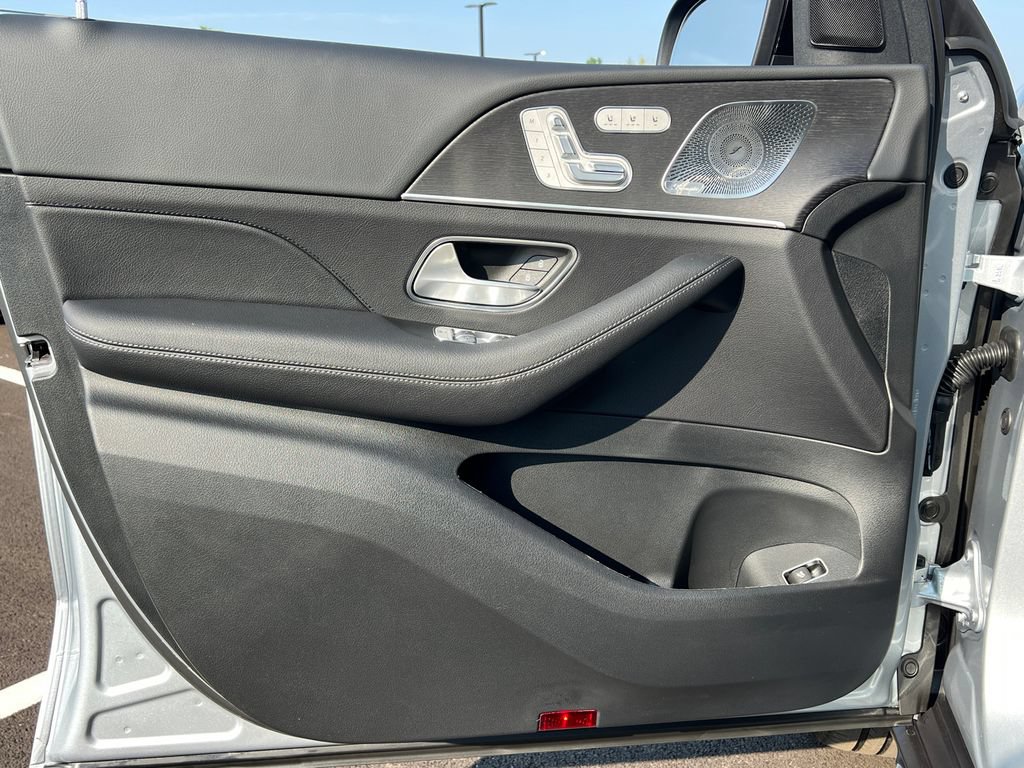 New 2026 Mercedes-Benz GLS 450 4MATIC image 10