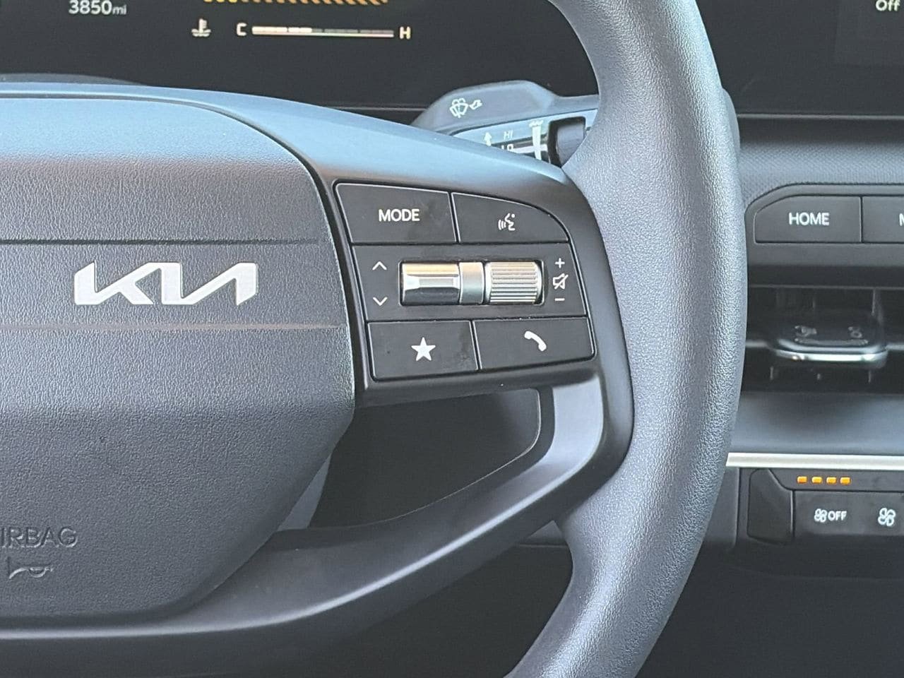 Used 2026 Kia K4 FWD image 23