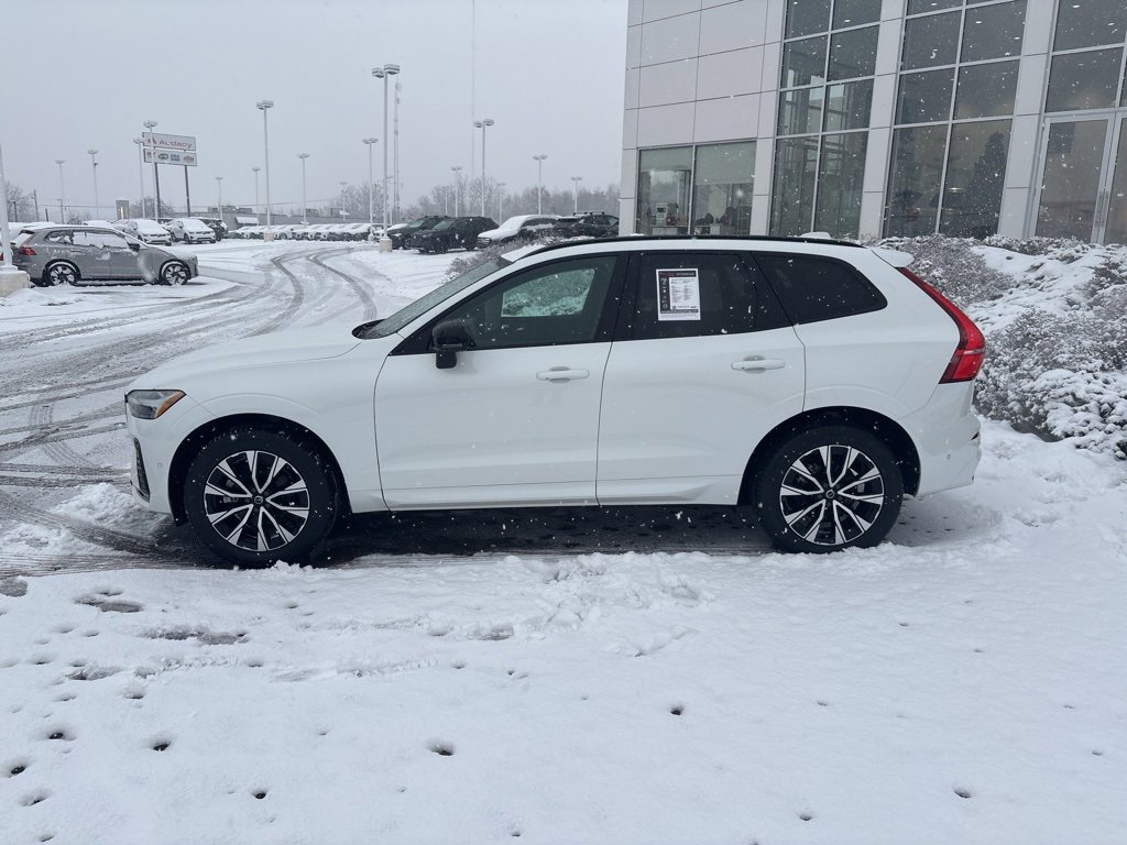 Certified 2024 Volvo XC60 B5 Plus image 10