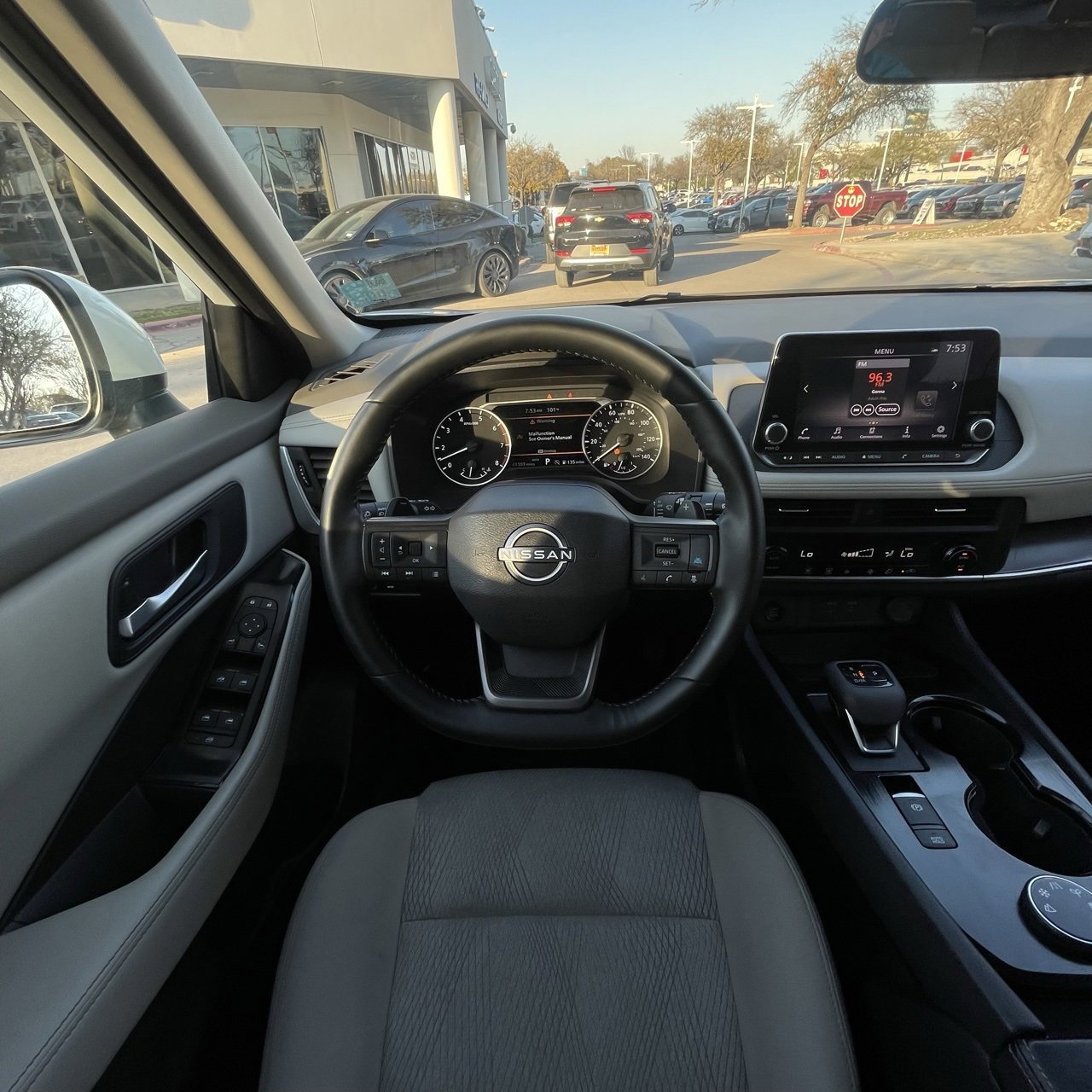 Used 2025 Nissan Rogue SV image 11