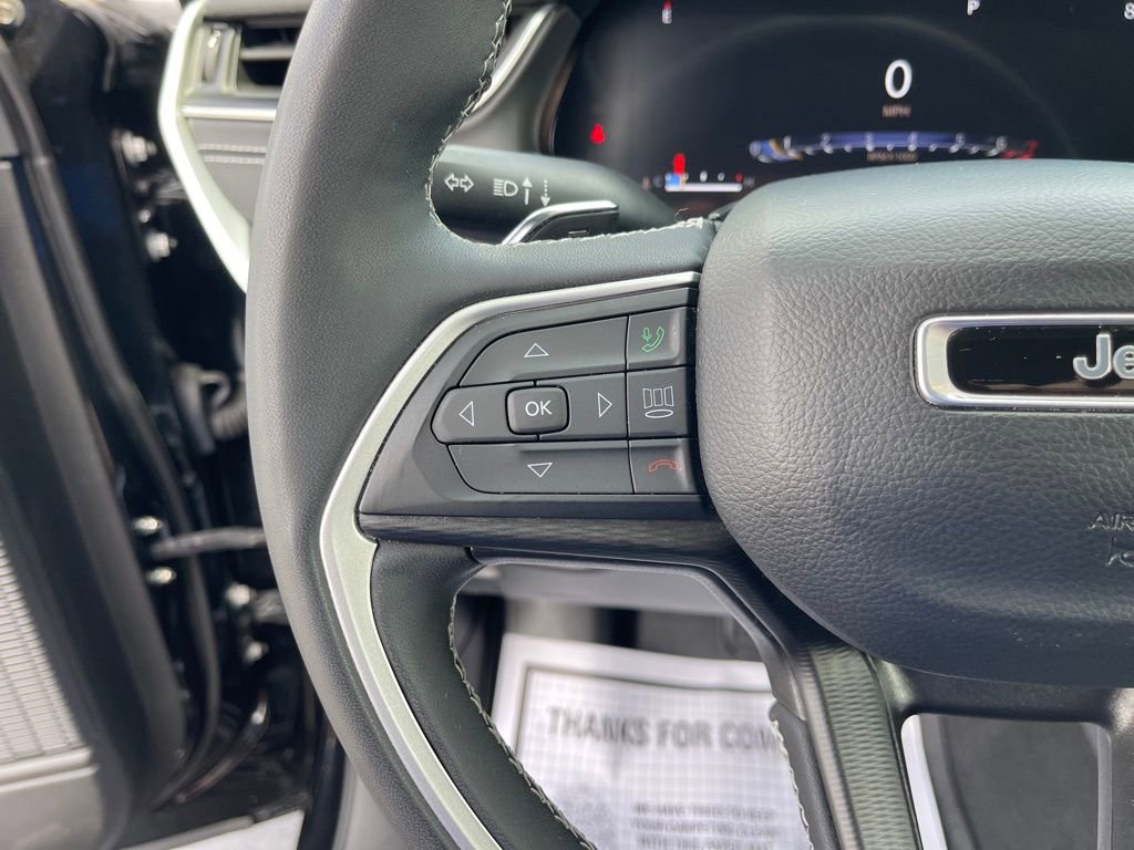 Used 2023 Jeep Grand Cherokee L Laredo w/ Luxury Tech Group I AWD/4WD image 15