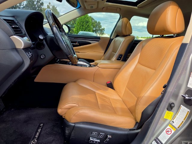 Used 2017 Lexus LS 460 w/ Comfort Package RWD image 9