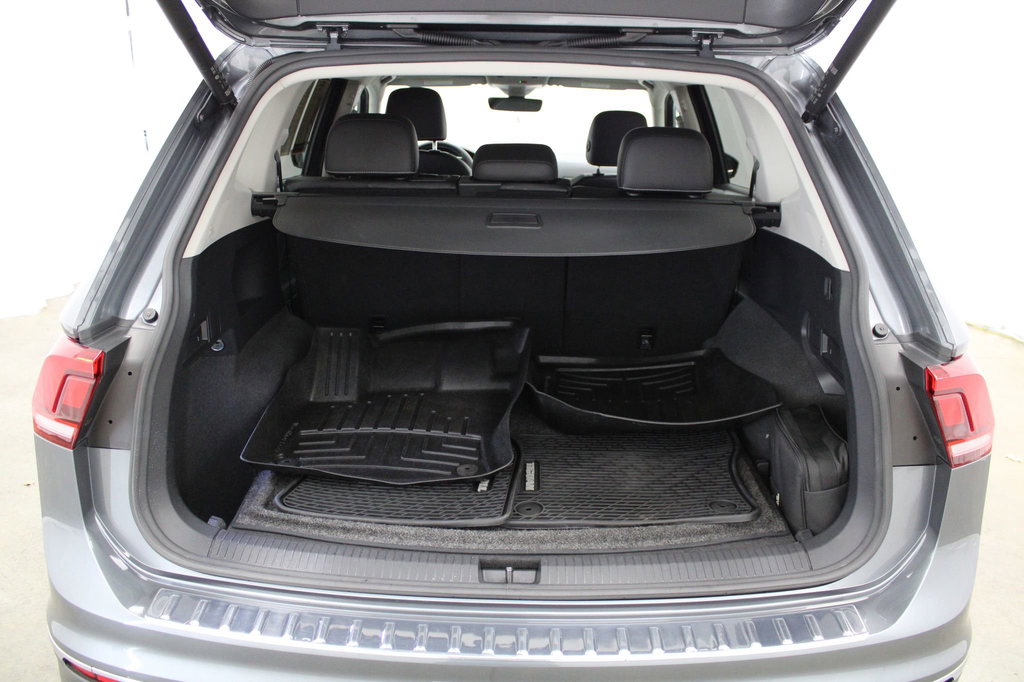 Used 2022 Volkswagen Tiguan SE AWD/4WD image 23