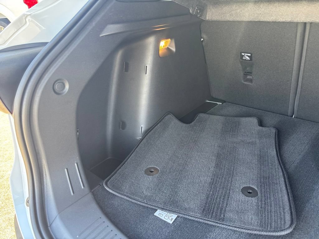 Used 2026 Chevrolet Trax RS FWD image 14