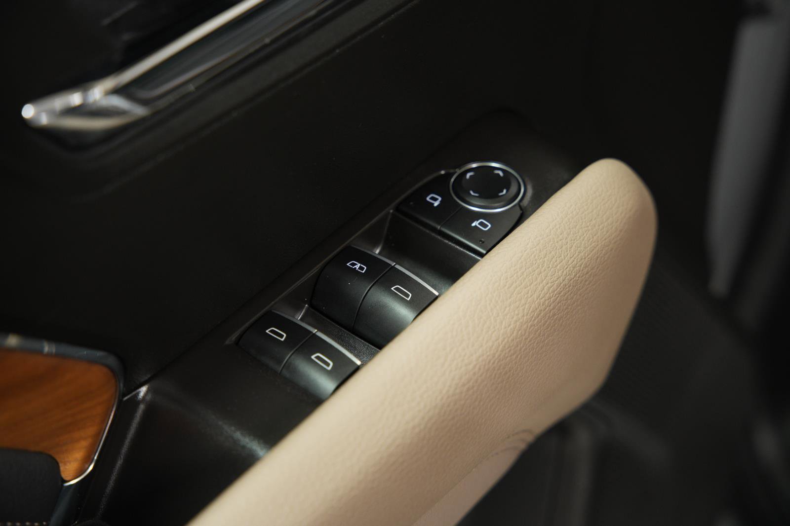 Used 2025 GMC Canyon Denali image 23