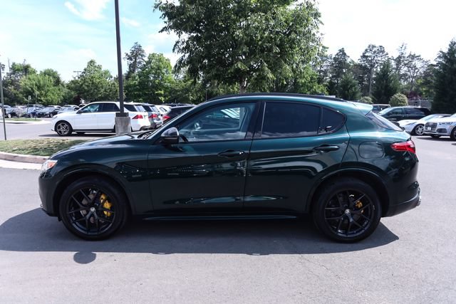 Used 2021 Alfa Romeo Stelvio Ti w/ Nero Edizione AWD/4WD image 6