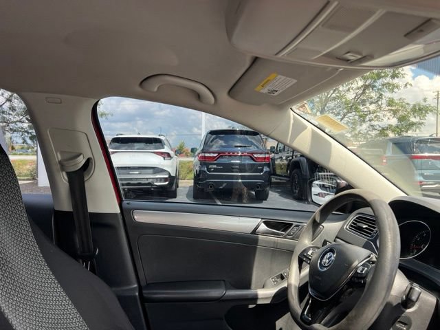 Used 2015 Volkswagen Jetta SE FWD image 33