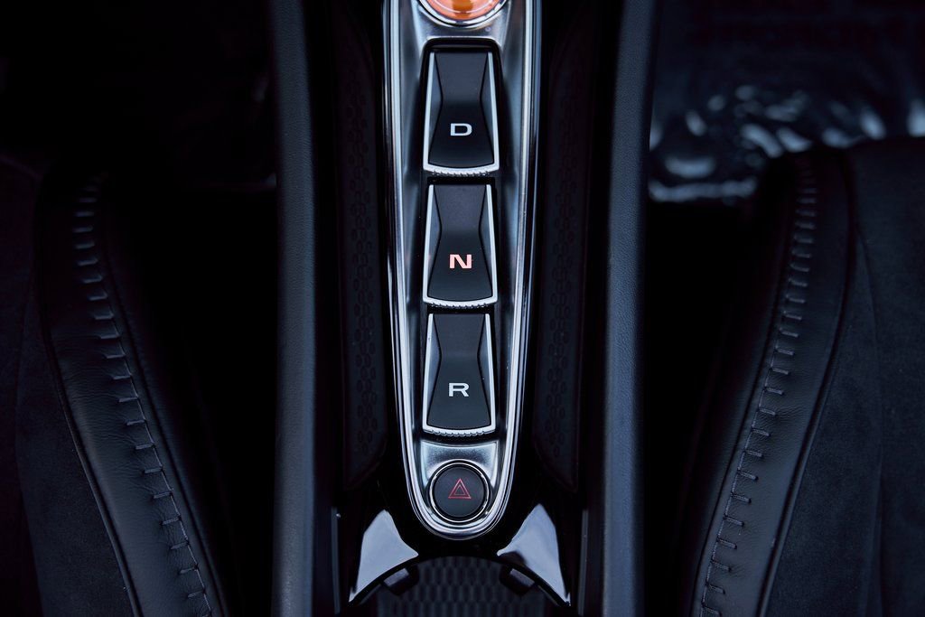 Used 2025 McLaren Artura Spider RWD image 68