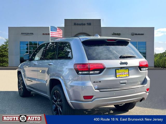 Used 2021 Jeep Grand Cherokee Laredo X AWD/4WD image 4