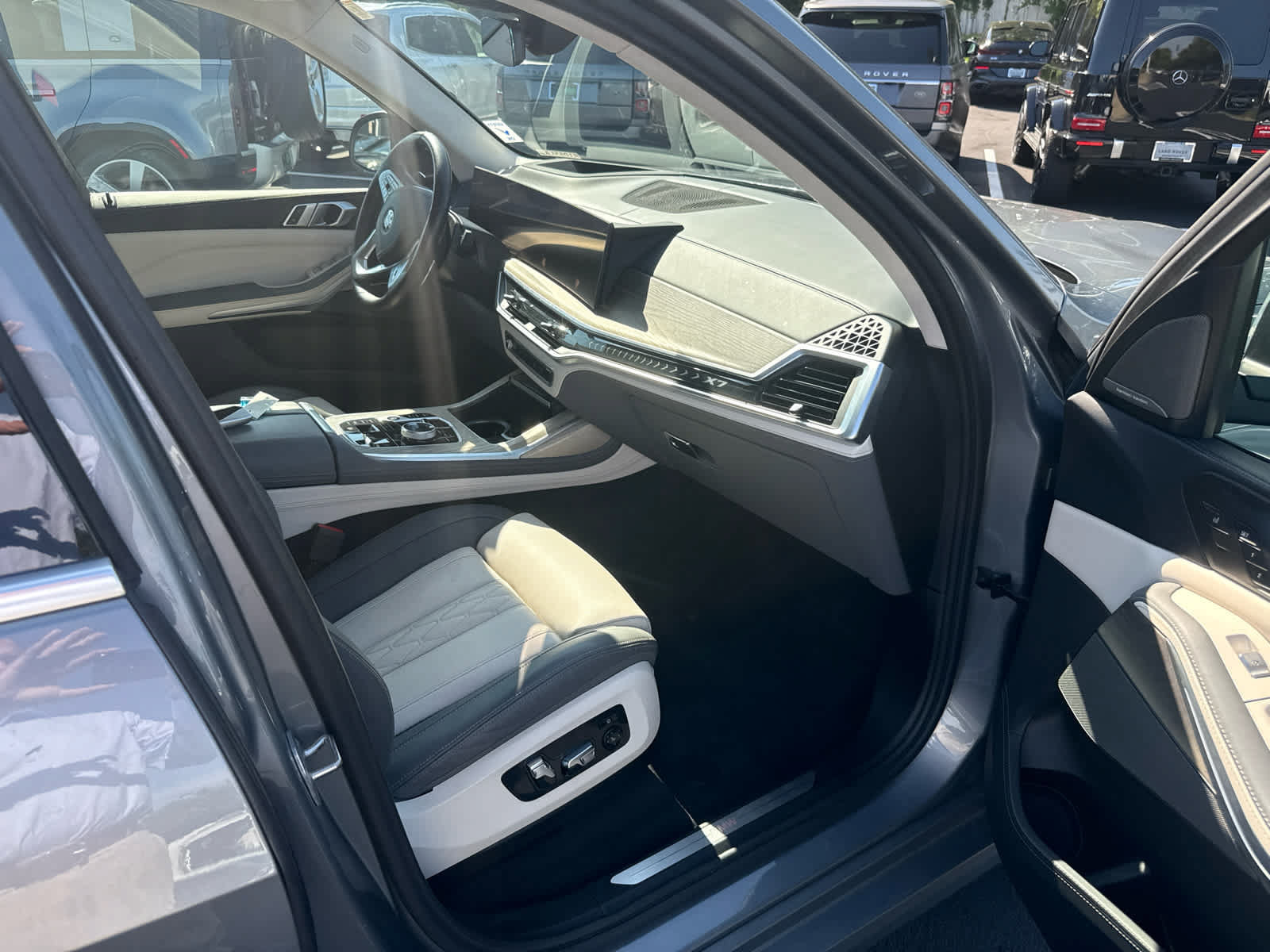 Used 2023 BMW X7 xDrive40i w/ Executive Package AWD/4WD image 6
