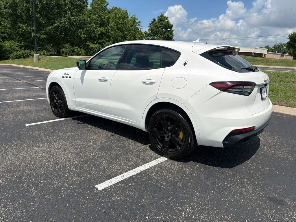 Used 2022 Maserati Levante Modena AWD/4WD image 6