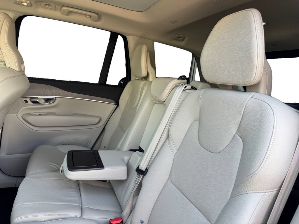 Certified 2025 Volvo XC90 B5 Plus w/ Protection Package Premier AWD/4WD image 24