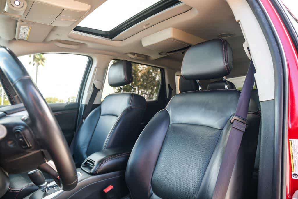 Used 2018 Dodge Journey GT w/ Nav & Sun Group FWD image 17