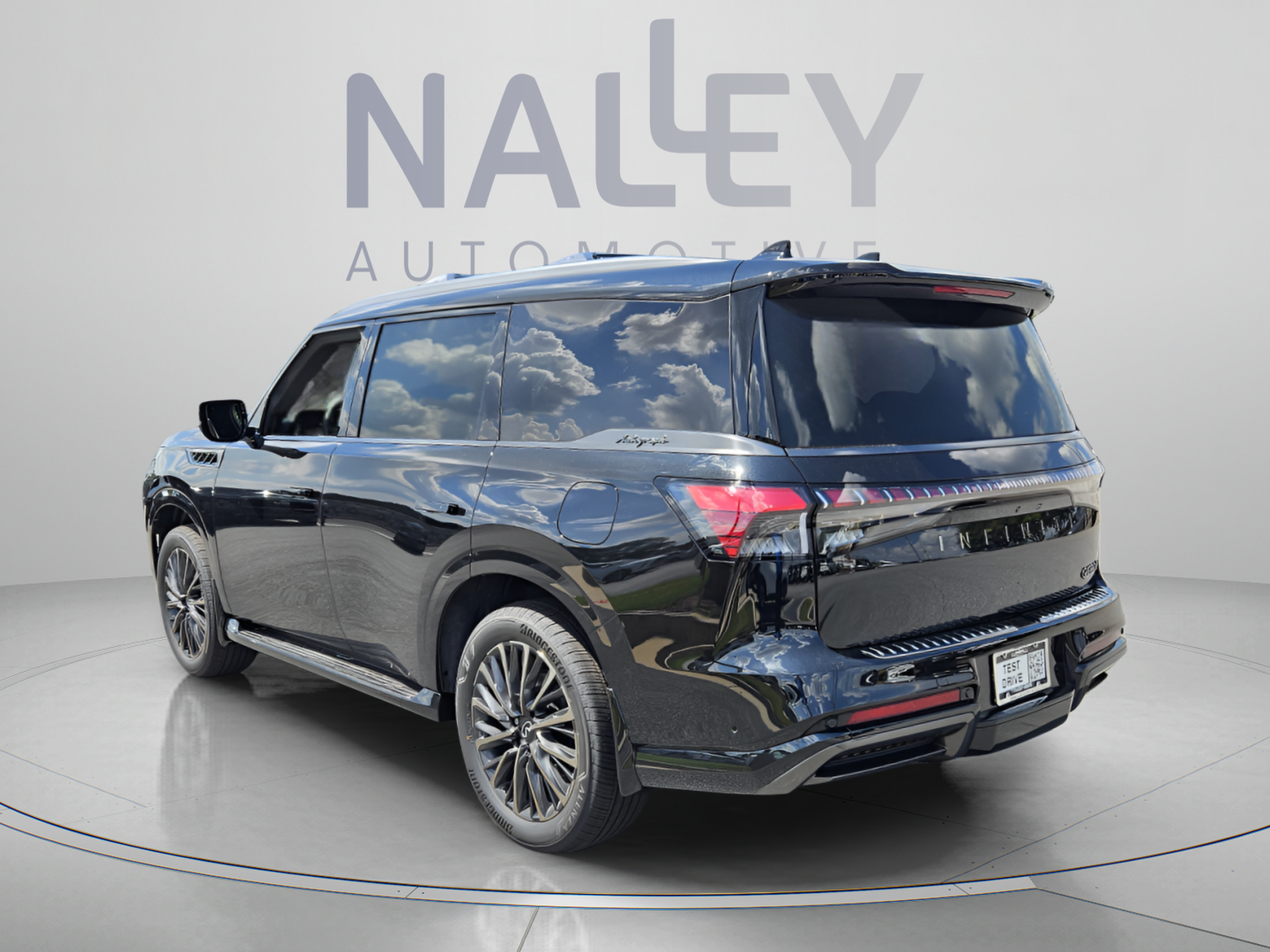 New 2027 INFINITI QX80 Autograph AWD/4WD image 3