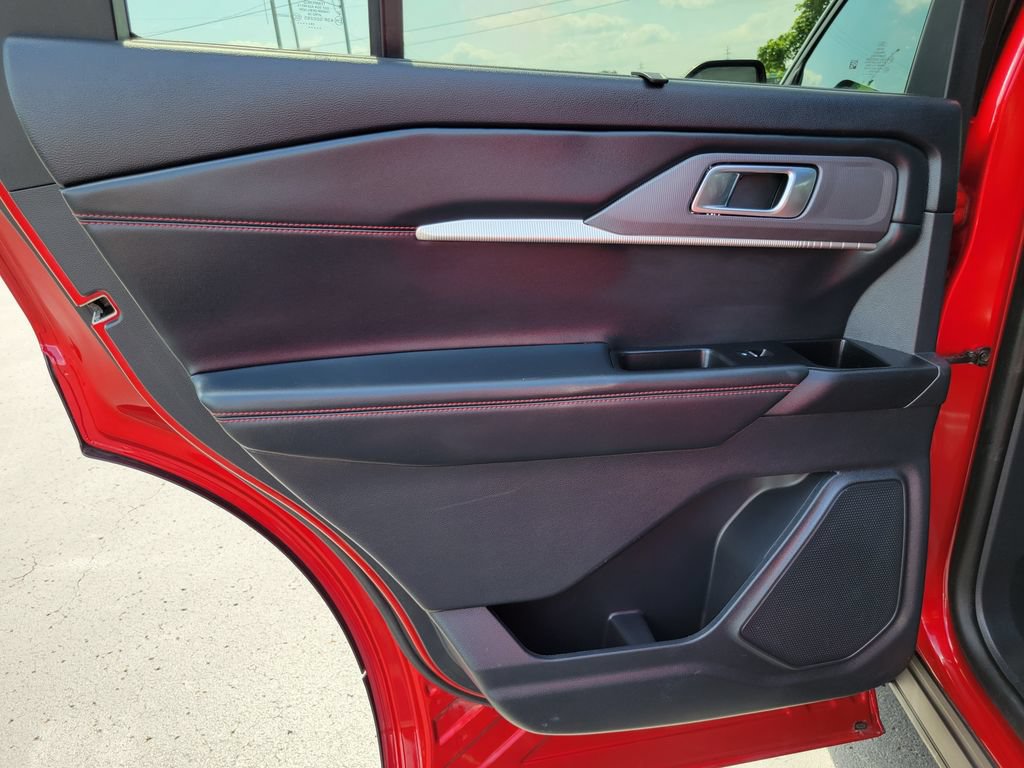 Certified 2025 Ford Explorer ST-Line w/ Premium Package AWD/4WD image 24
