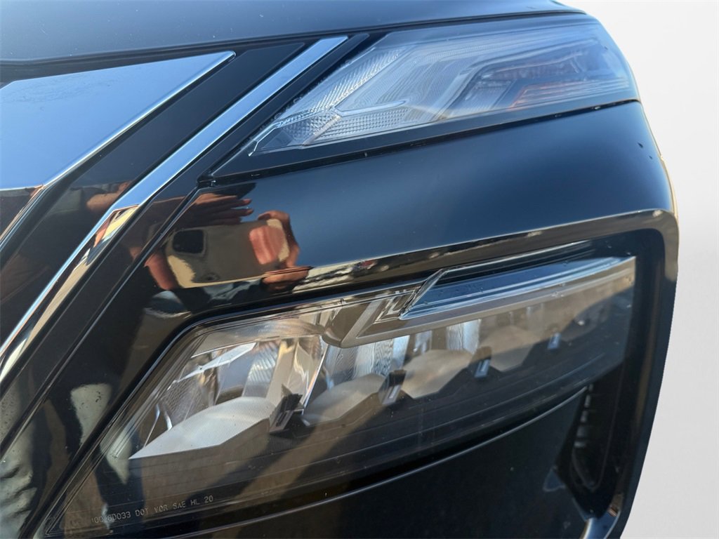 Certified 2023 Nissan Rogue S image 22